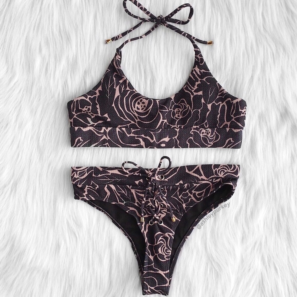 ❤️SALE❤️ Black tan roses lace up cheeky bikini set